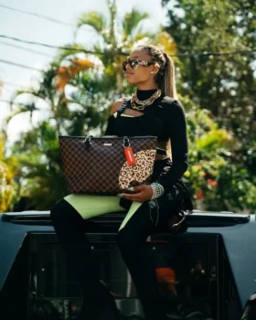 A.i.3 THE LEGACY TOTE