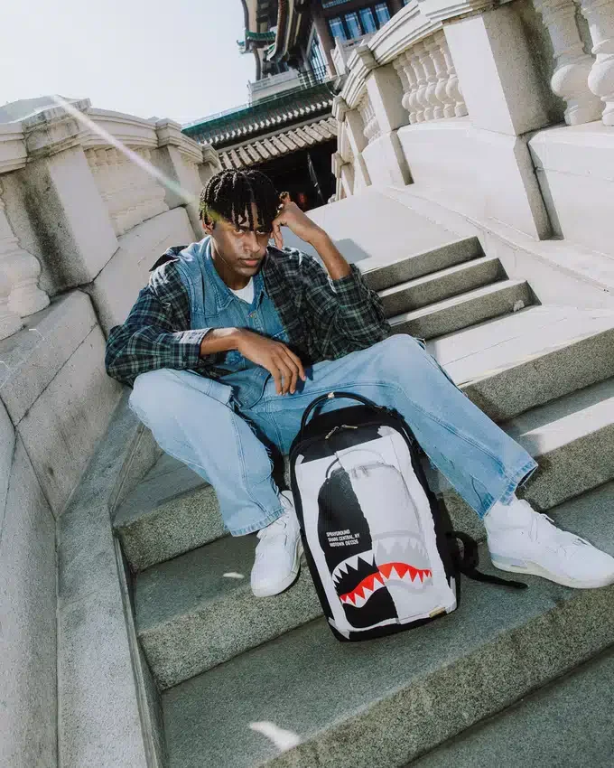 BAG ON BAG OPTICAL ILLUSION SHARKS IN PARIS Σακίδια Πλάτης