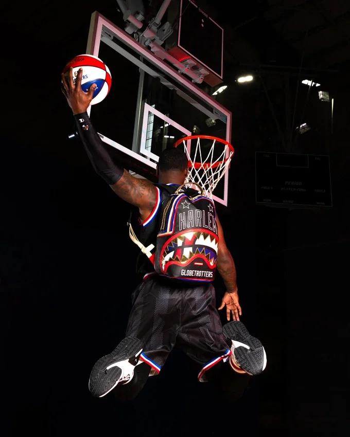 ΚΛΑΣΙΚΑ ΣΑΚΙΔΙΑ ΠΛΆΤΗΣ HARLEM GLOBETROTTERS (DLXV)