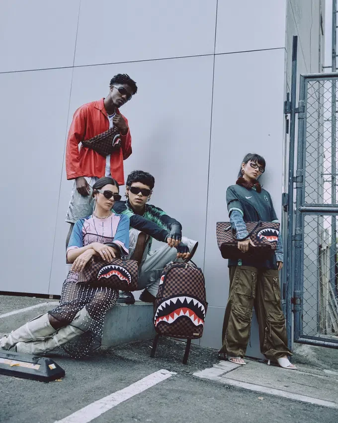 KYOTOKNIT SHARKS IN PARIS Savvy Τσάντες Χιαστί
