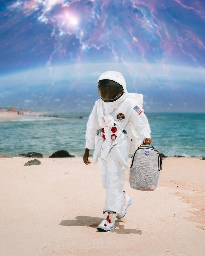 ΜΠΕΙΤΕ ΣΤΟ ΜΕΛΛΟΝ - ΣΥΝΕΡΓΑΣΙΑ ΜΕ ΤΗ NASA: MOON SHARK 3D MOLDED