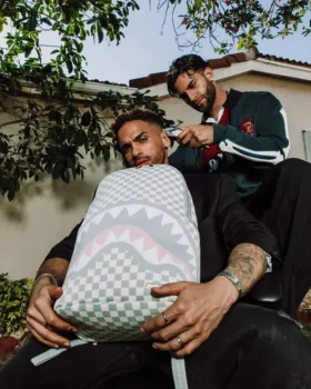 ΠΛΕΚΤΗ ΣΑΚΙΔΑ ΠΛΆΤΗΣ «SHARKS IN PARIS» ΣΕ ΚΡΕΜ ΧΡΩΜΑ DLX