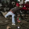 Σακίδια Πλάτης «SHARKS IN PARIS CHARACTERS SNEAKIN» (DLXV)
