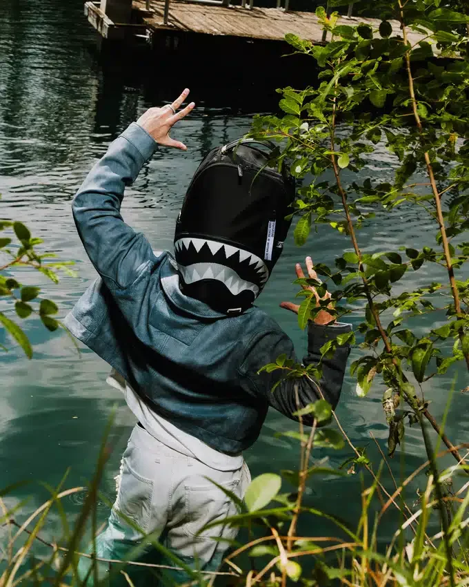 ΣΑΚΙΔΙΟ ΠΛΆΤΗΣ SHARK CENTRAL DANGER ZONE