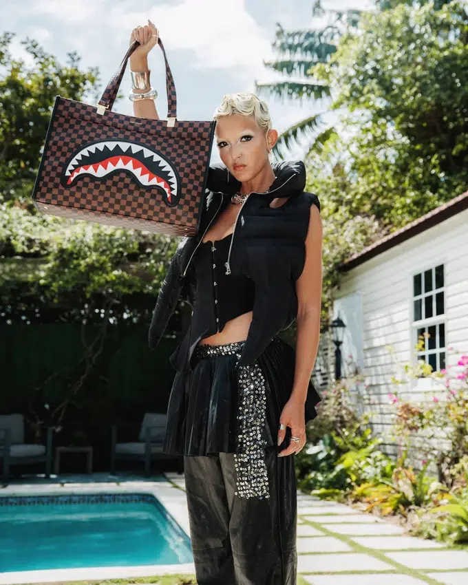 SAWTOOTH SHARKS IN PARIS Τσάντες Tote