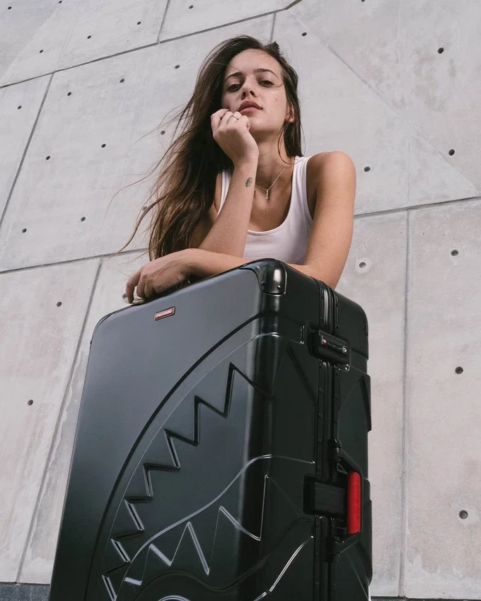 SHARKITECTURE MOLDED Αποσκευή πλευρικού μήκους 29”