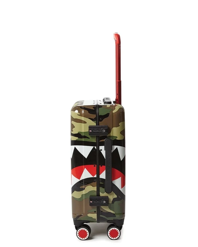 SHARKNAUTICS (Camo) 21,5” Αποσκευή