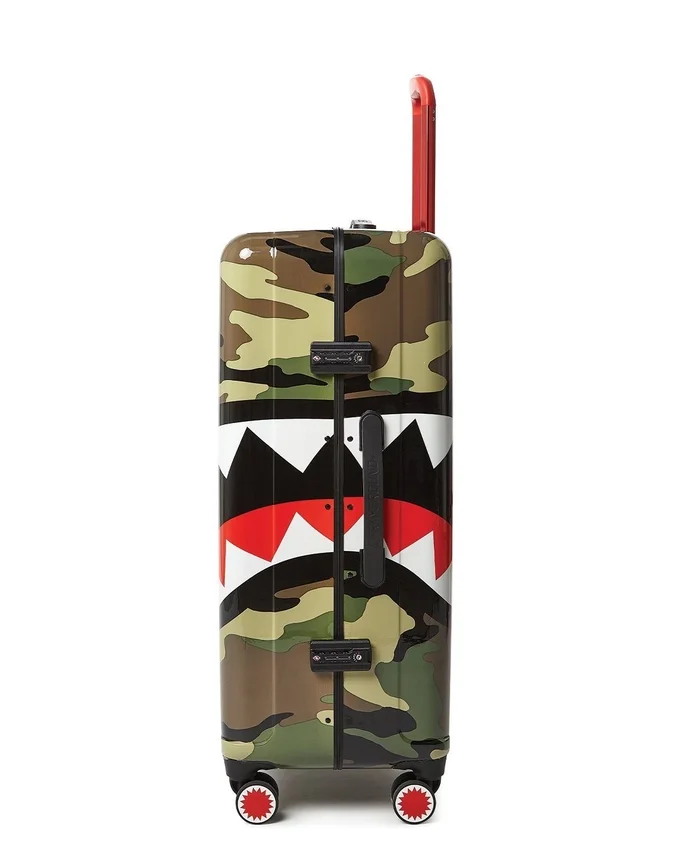 SHARKNAUTICS (Camo) 29,5” Αποσκευή πλευρικού μεγέθους