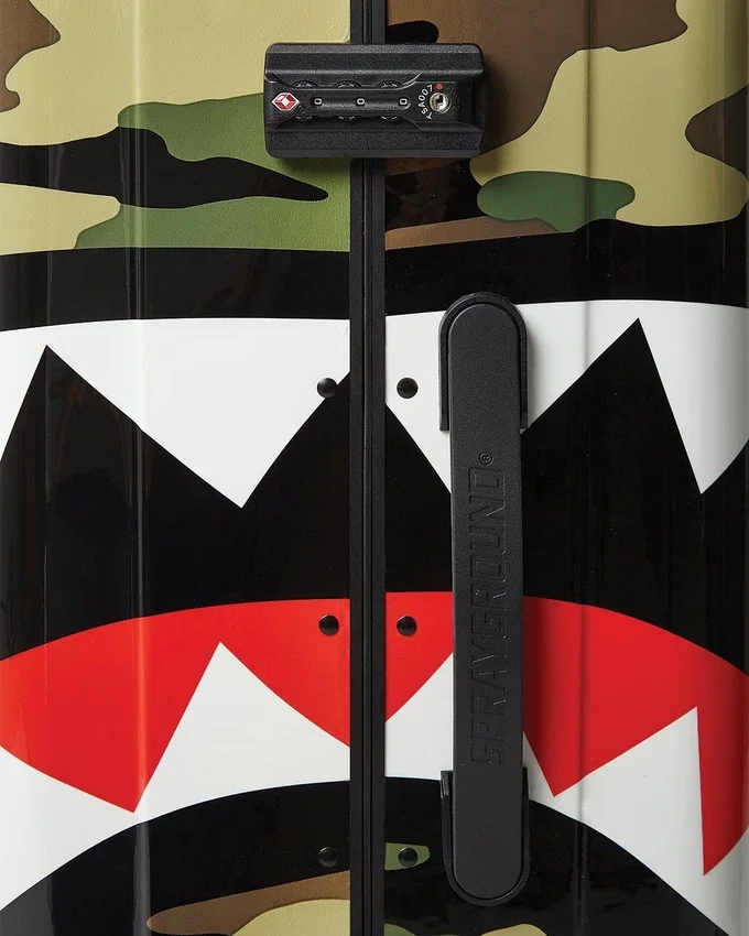 SHARKNAUTICS (Camo) 29,5” Αποσκευή πλευρικού μεγέθους