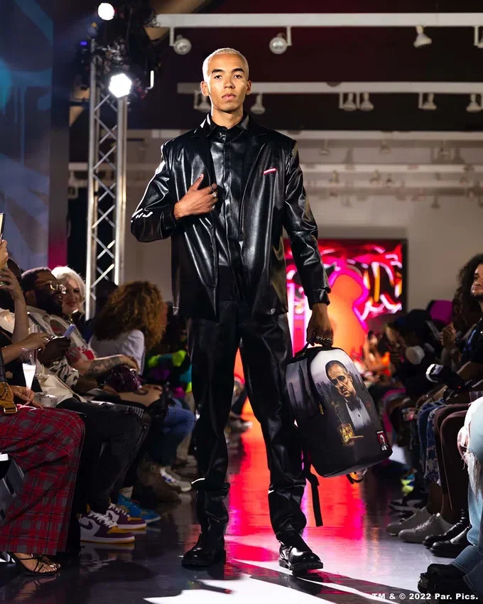ΤΑ ΣΑΚΙΔΙΑ ΠΛΑΤΗΣ «THE GODFATHER» (DLXV)