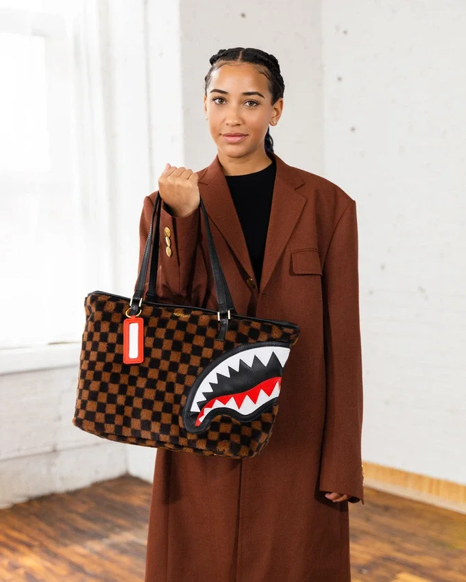 ΤΣΑΝΤΑ FURRR SHARKS IN PARIS TOTE
