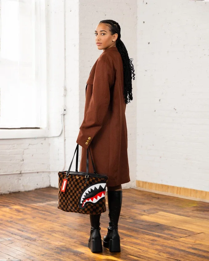 ΤΣΑΝΤΑ FURRR SHARKS IN PARIS TOTE