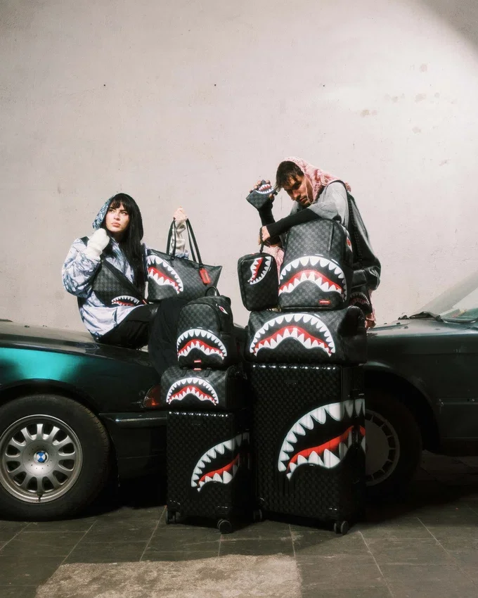 Τσάντες Tote Shark IN PARIS HYPER PUFF