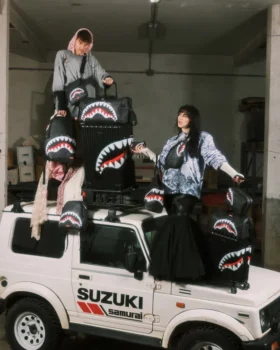 Τσάντες Tote Shark IN PARIS HYPER PUFF